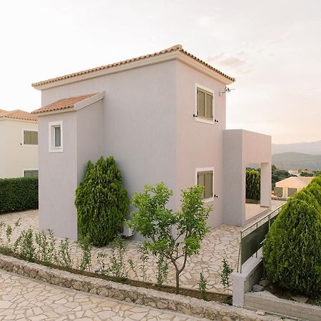 Vasilopoulos Residences - Villa Emelia With Shared Pool Argostoli  Exteriör bild