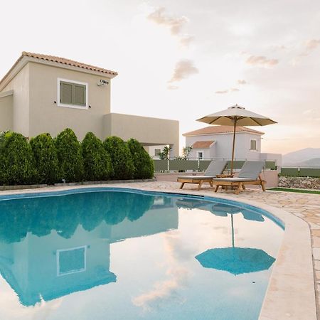 Vasilopoulos Residences - Villa Emelia With Shared Pool Argostoli  Exteriör bild